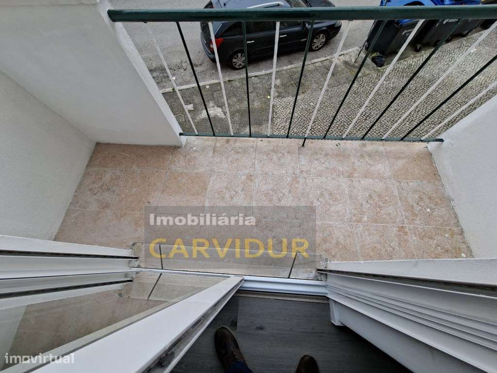 Baixa da Banheira T2 totalmente remodelado-13