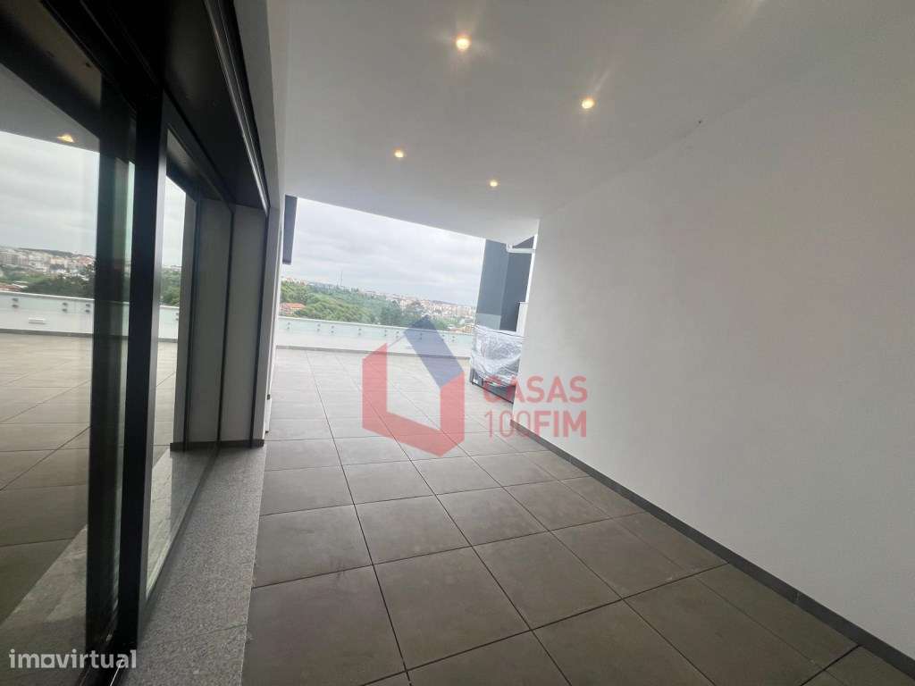 T3 duplex de luxo em Leiria com terraço, jacuzzi e vista panorâmica...-16