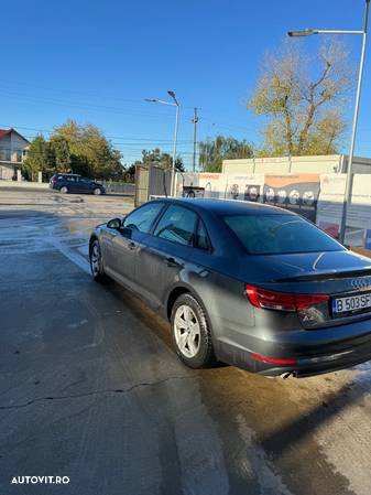 Audi A4 2.0 TDI quattro S tronic Design - 7