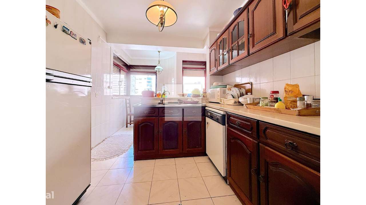 Apartamento T2 c/ Arrumo-5