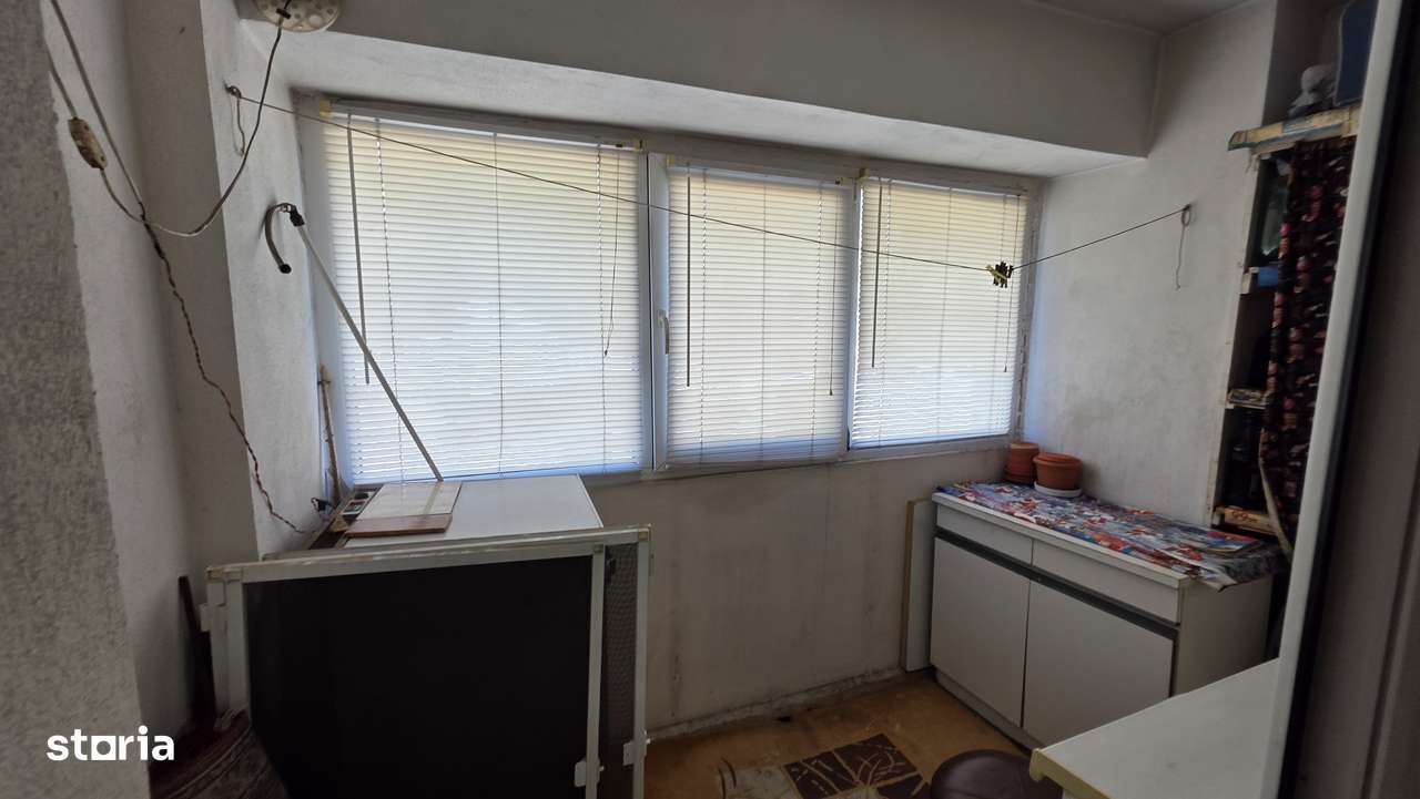 Vanzare apartament 3 camere Titulescu, an 1982, doua bai-3