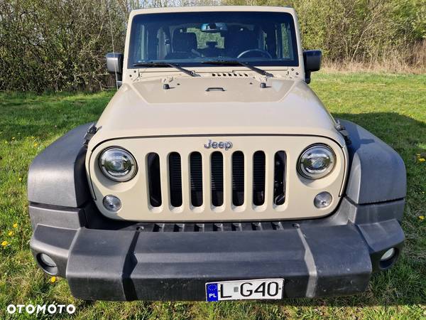 Jeep Wrangler - 16