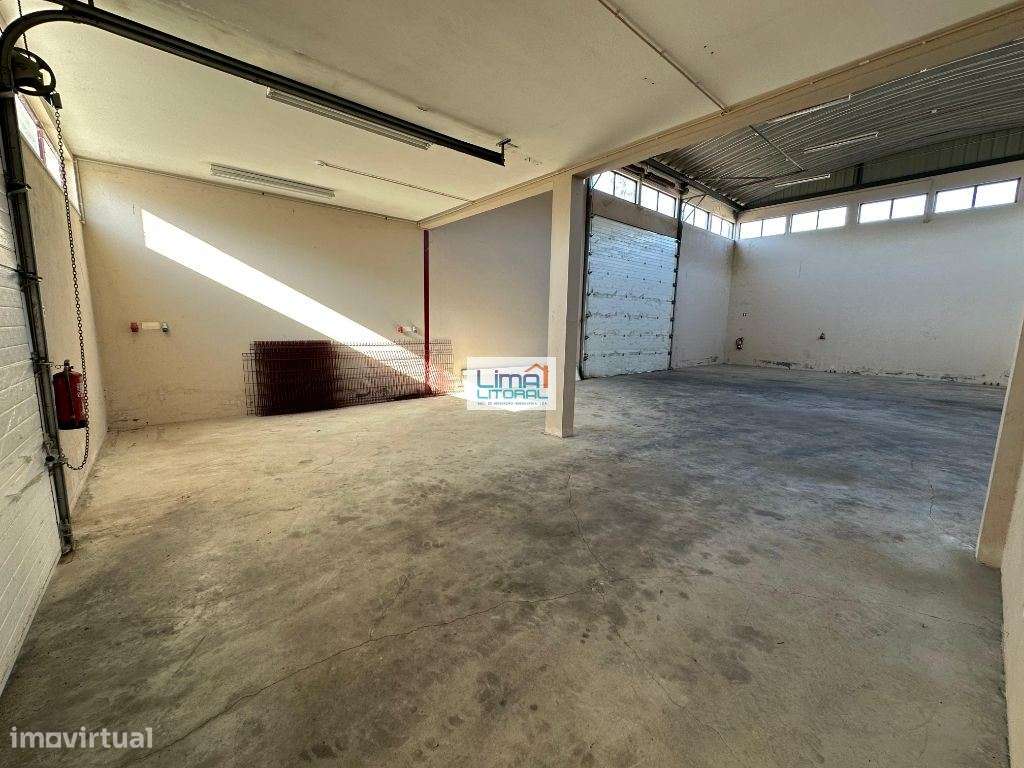 Armazém com escritórios e logradouro - Ortigosa - Leiria - Grande imagem: 5/20