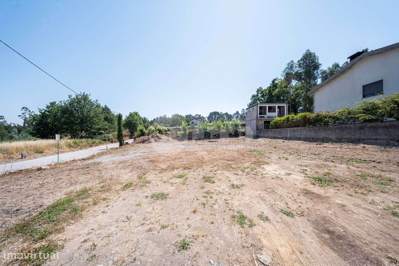 Moradia T3 Térrea com Piscina em Vila Verde-17