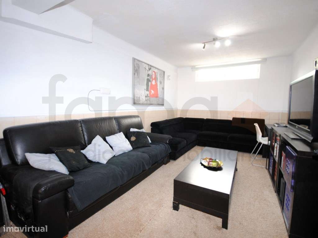 **Oportunidade Única: Moradia T6 à Venda!**-47