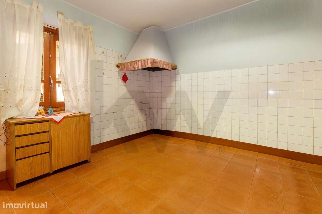 Moradia T2 para Recuperar em Pedroso, + terreno 1.072 m2 com viabilida-5