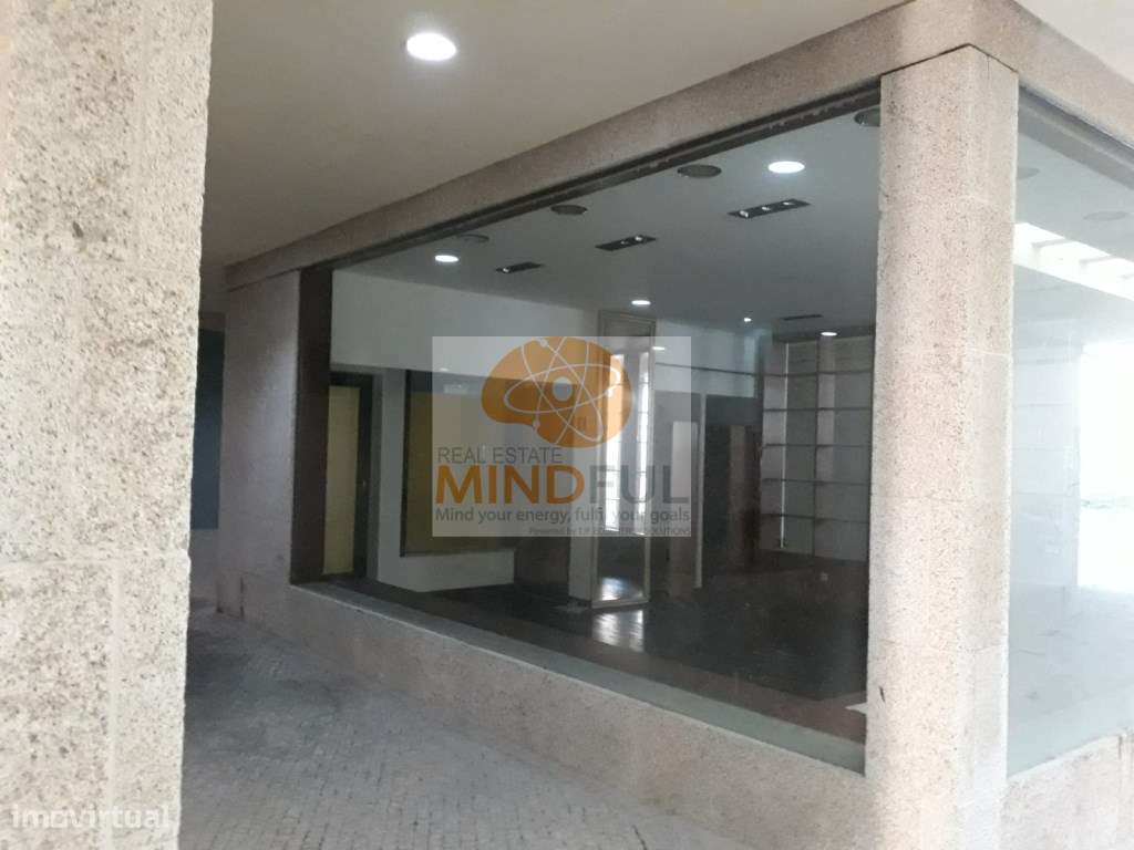 Para Investidores! Venda de Loja Renovada Arrendada por 10 anos, r/...-6