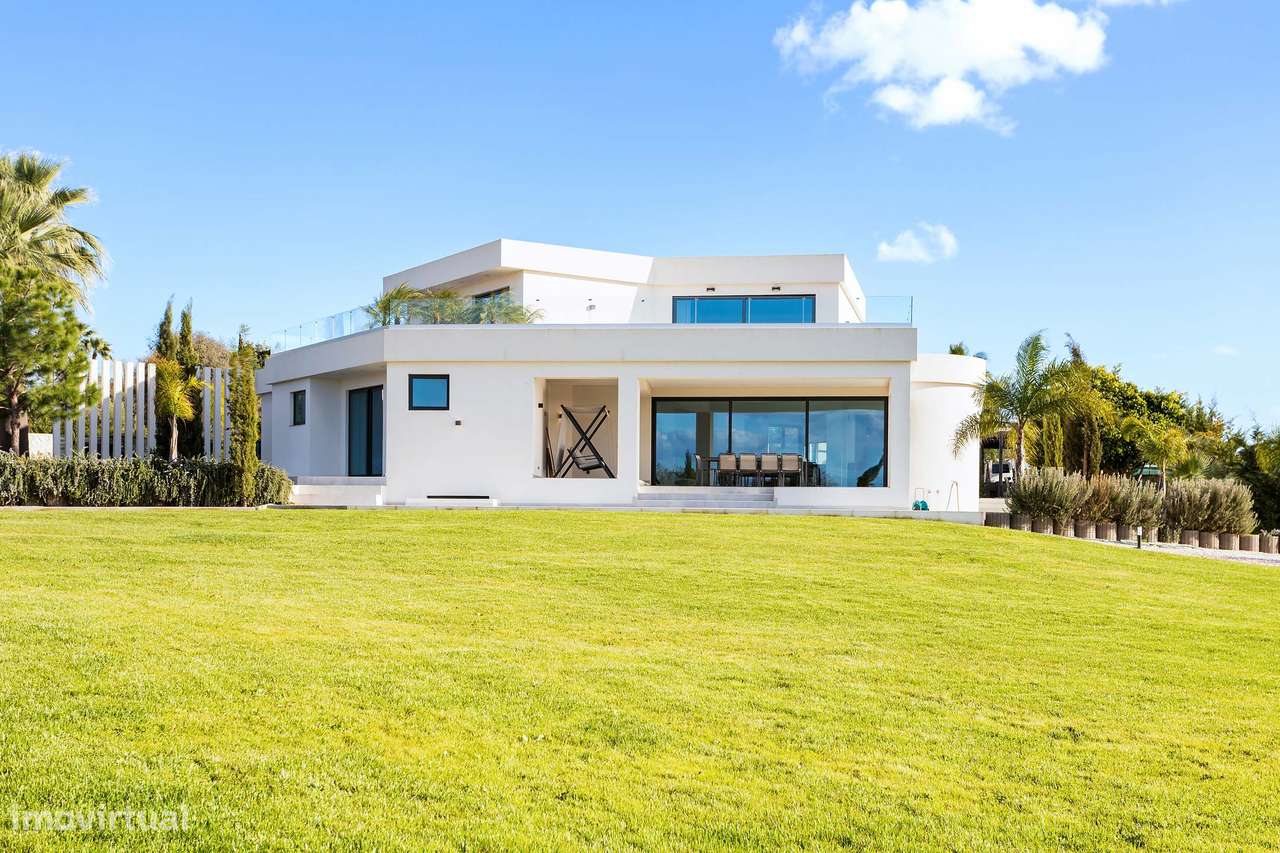 Quinta Moderna de Luxo com 4+1 Suítes, Anexo Independente e Jardim-49