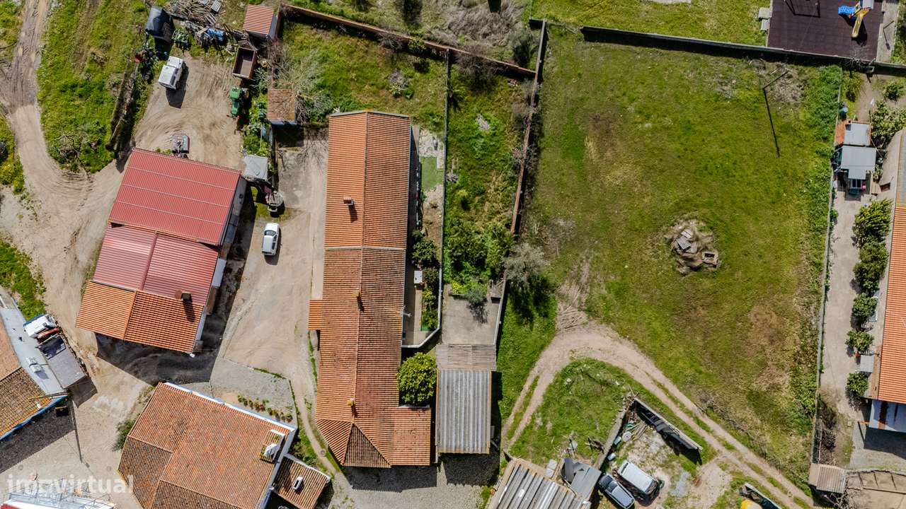 CASA COM QUINTAL | PARA VENDA | FALCOEIRAS-44