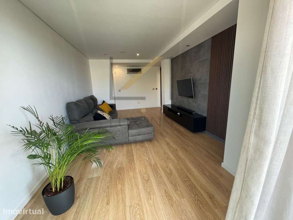 Apartamento T1, com varanda ampla e vista mar em Setúbal-9