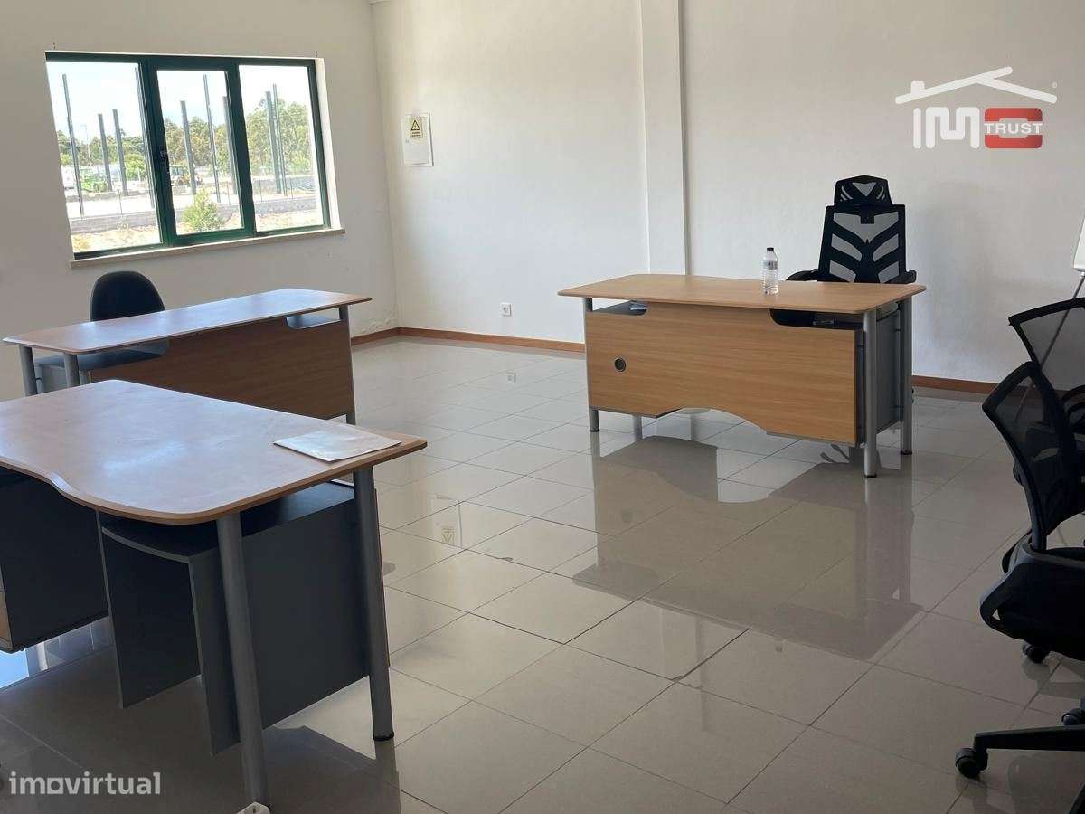 Imperdível Armazém 1854m2 com Estacionamento e Lote 990m2  Ideal pa... - Grande imagem: 4/14