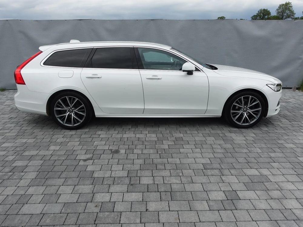 Volvo V90 D4 Geartronic Momentum 2018