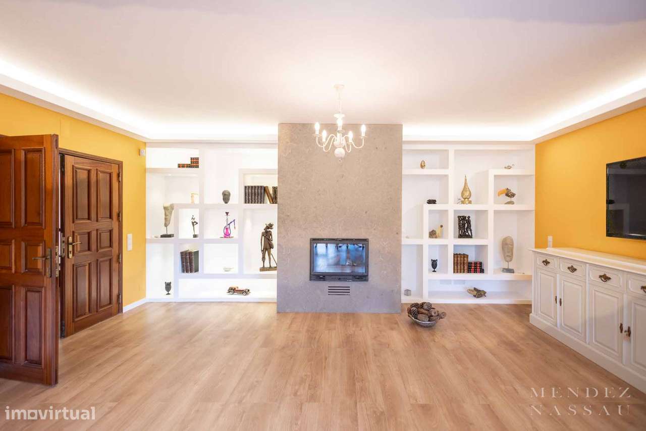 Private Estate - Multi Family - Estoril Villa-16
