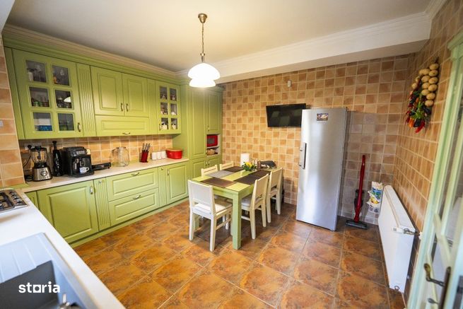 Casa cu personalitate Strada Spania-10