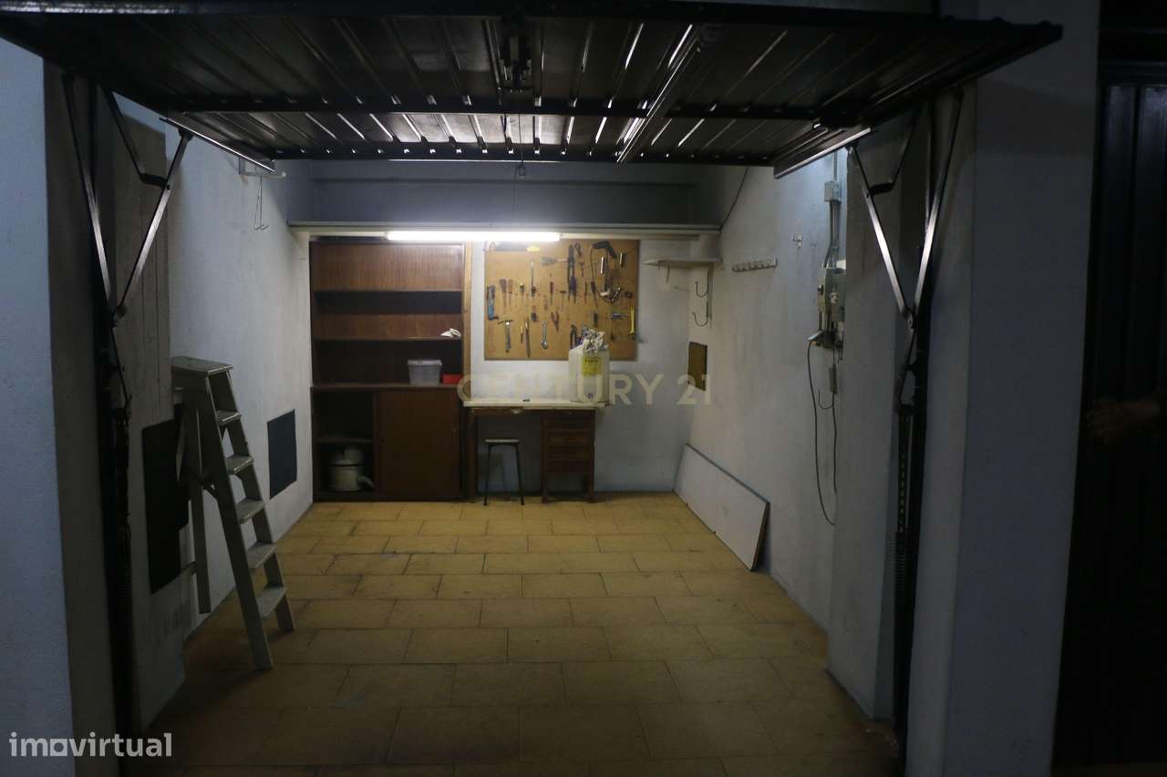 Garagem Box no centro de Mem Martins - Grande imagem: 5/7