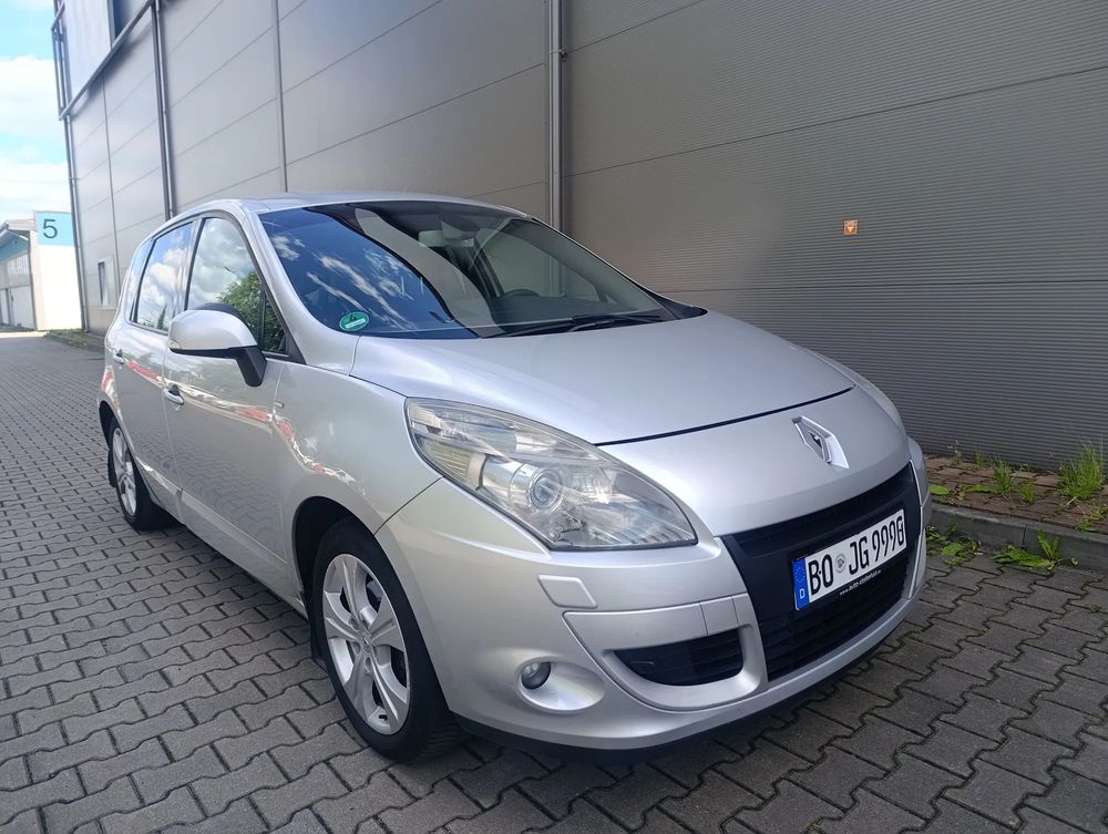 Renault Scenic III (2009-2016) 2.0 16V 140 CVT Luxe 2010