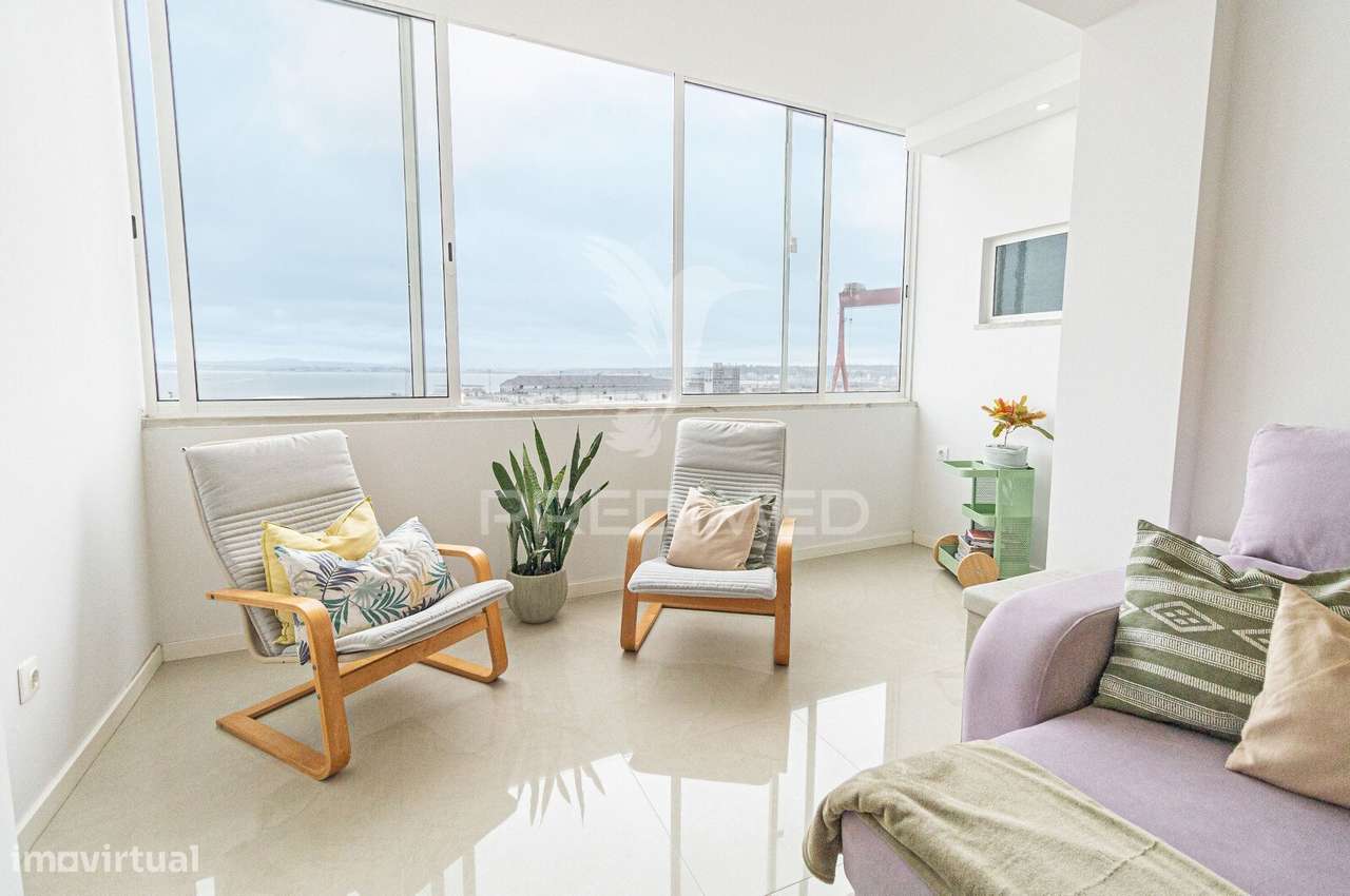 Oportunidade! Apartamento remodelado T3 em Cacilhas com vista Rio Tejo - Grande imagem: 3/28