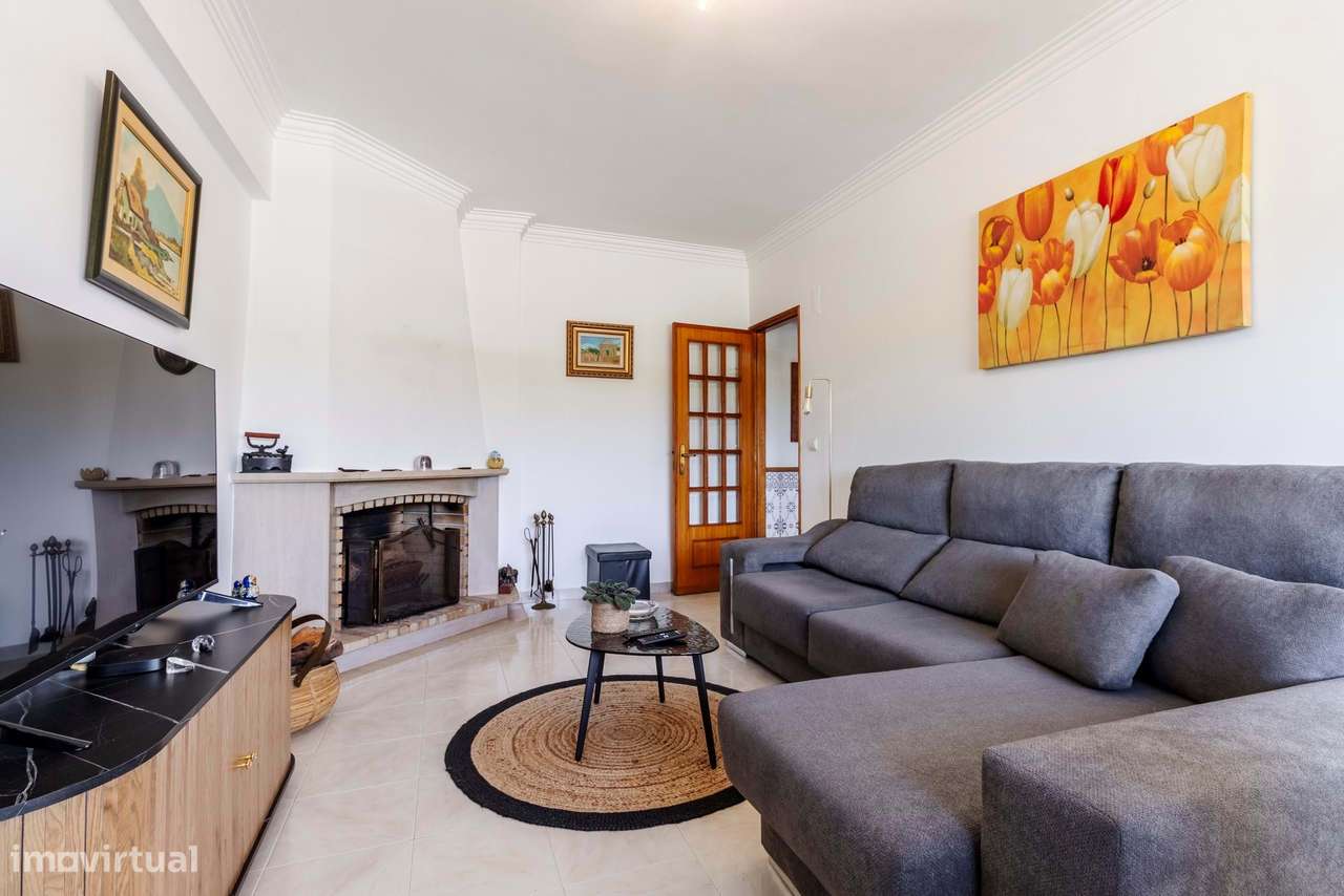 Apartamento T2 c/ Varanda no Casal do Cotão, Sintra-9