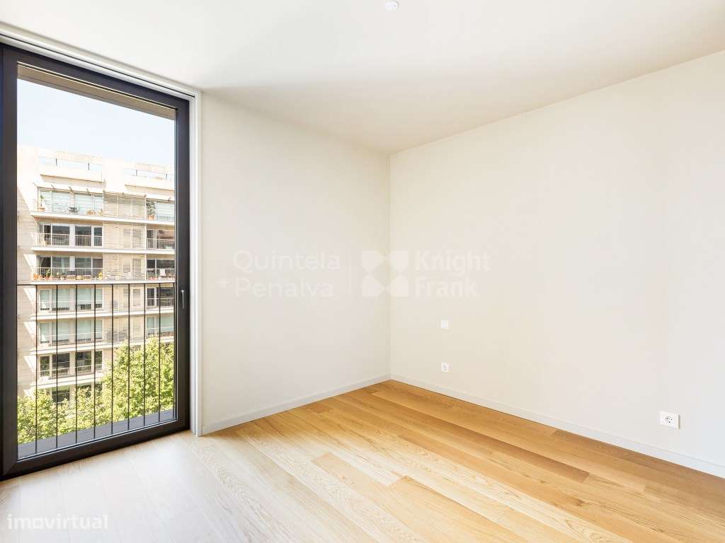 Apartamento T3 com varanda, nos Jardins d'Arrábida-15