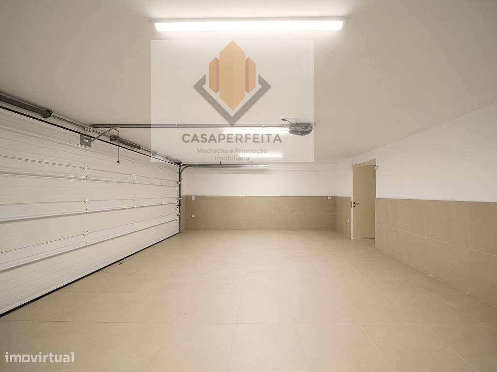 Luxuosa Moradia T4 a 150 metros da Praia - Madalena-26