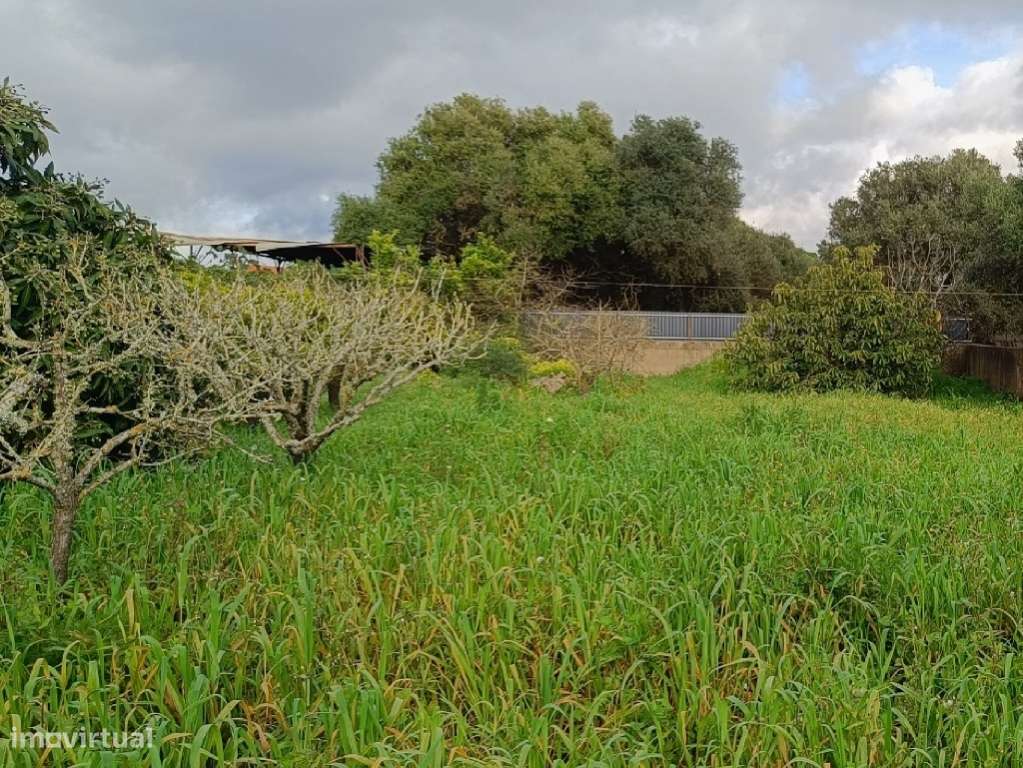 LHL1940 - Terreno urbano, para construção habitação de 880m2 + cave-13