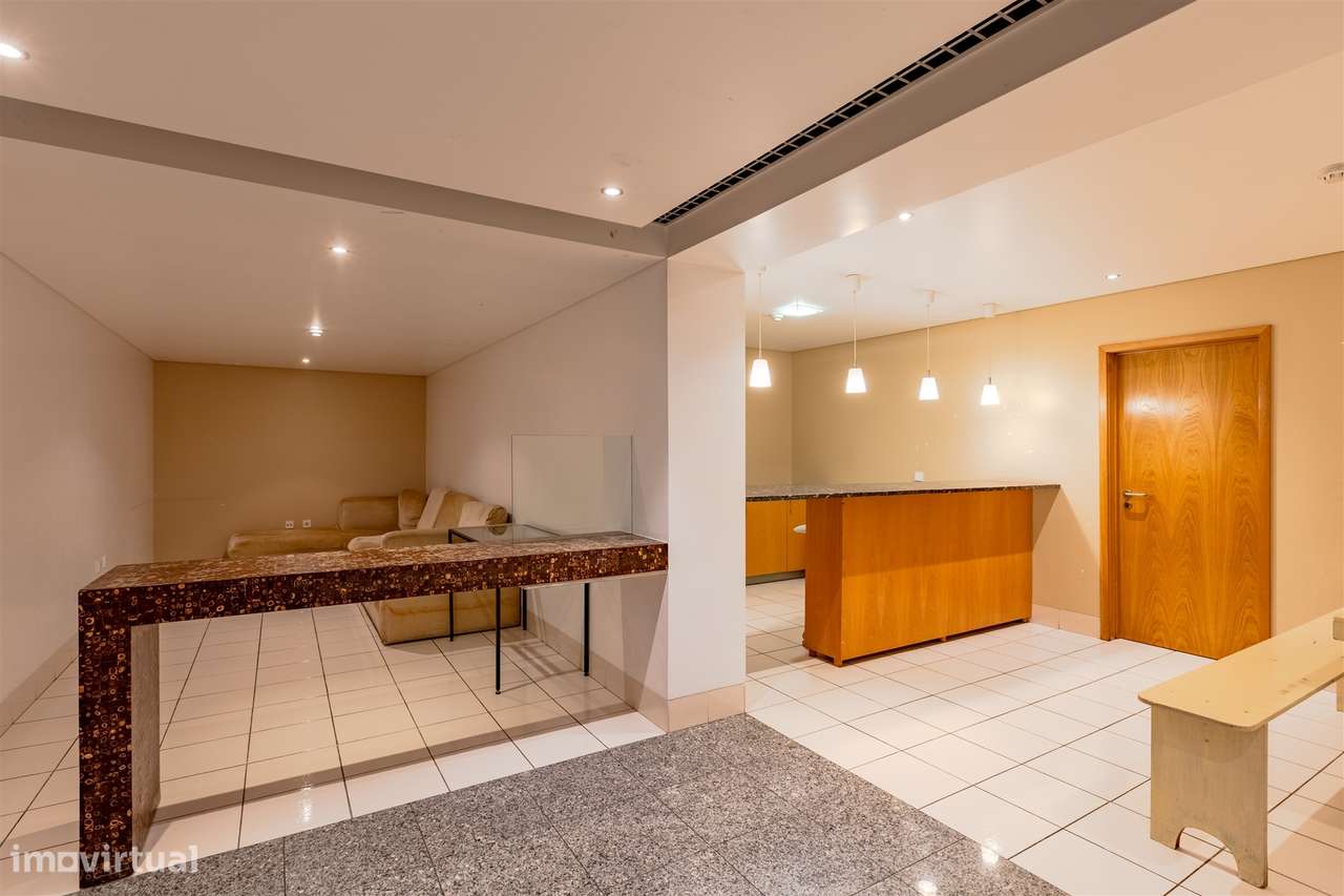 Apartamento T3 no Bessa com Varanda e Garagem box-30