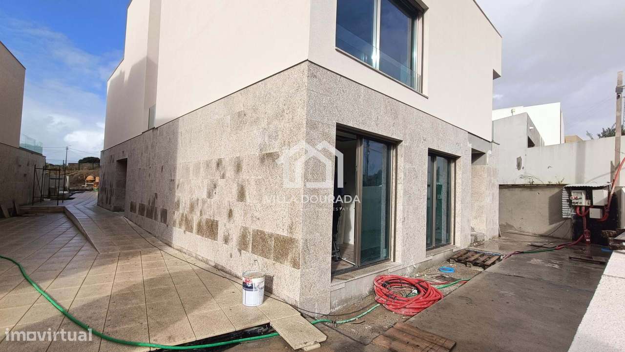 Espaçoso andar moradia T3 com Terraço, à praia, cond. com piscina e ja - Grande imagem: 5/39