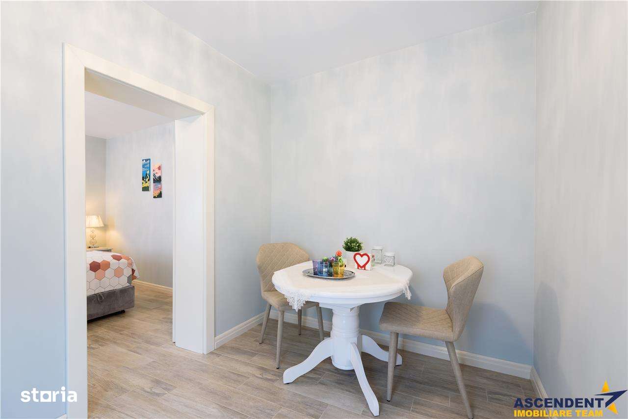 Resedinta cu:foisor,2 garaje, crama tip restaurant+garsoniera lux ... - Imagine principală: 5/20