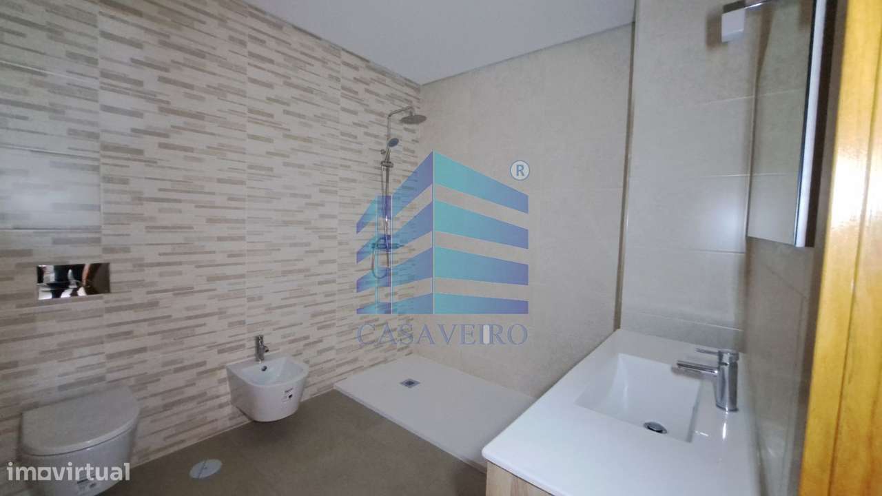 Moradia T3 Geminada  com garagem-17