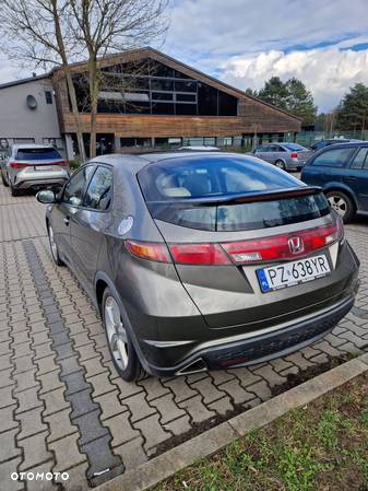 Honda Civic 1.8 Executive - 4