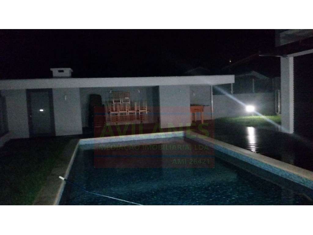 MOR C/ PISCINA - LOBÃO-24