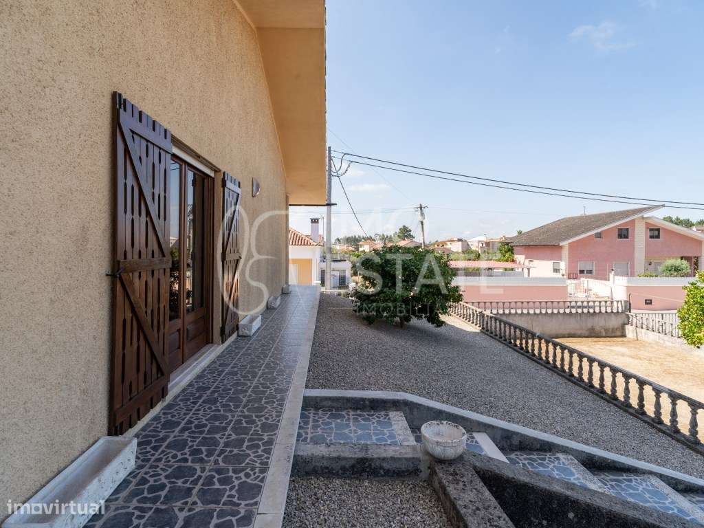 Moradia Isolada T4 Antuzede-44