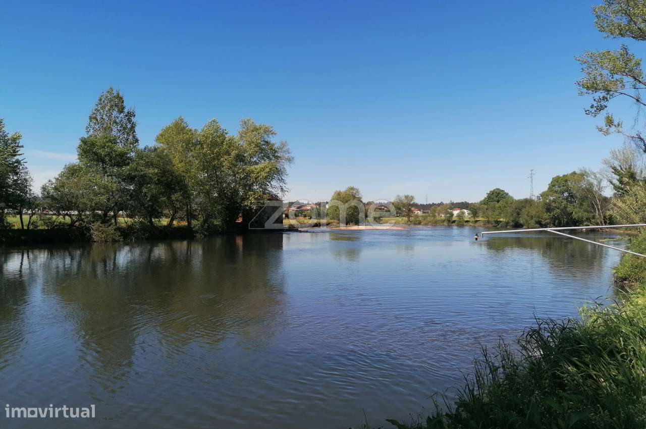 Terreno rústico junto ao rio Ave em Fradelos V.N. Famalicão - Grande imagem: 4/19