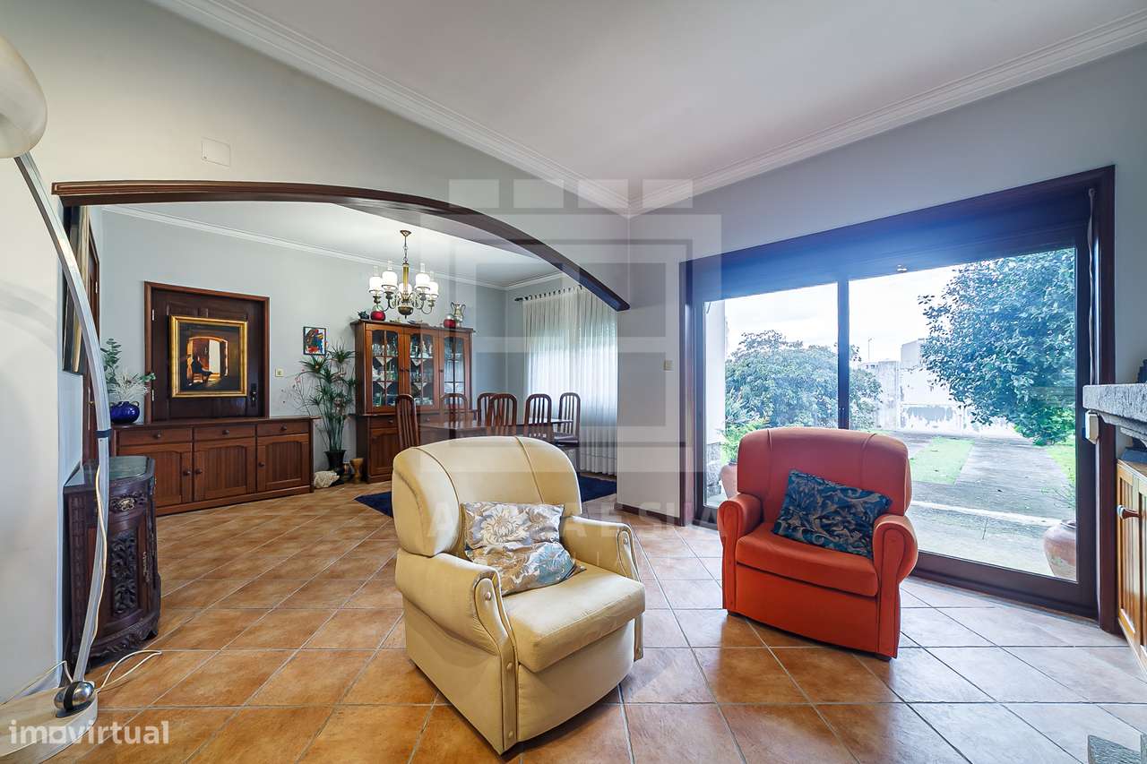 Moradia isolada T5 no centro de Santa Maria da Feira - Grande imagem: 5/36