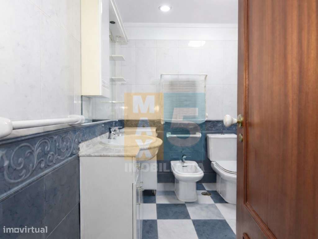 T3 com garagem, varandas e arrecadação - Centro Tomar-24