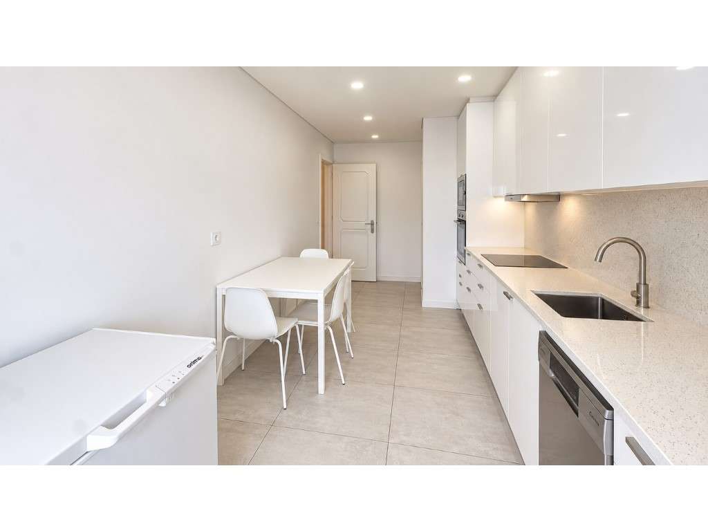 T3 Remodelado | 2 Frentes | Muita Luz Natural | 2 WC | Grande Arrec...-23