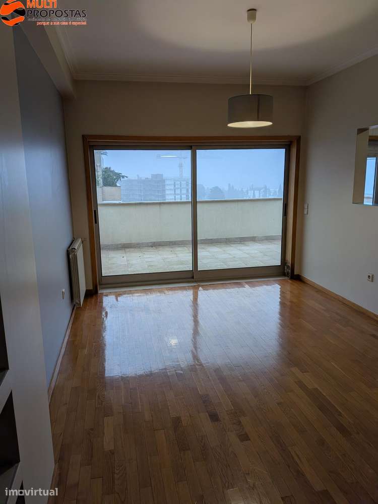 T2 C/ TERRAÇO - S. VICENTE (D.DIOGO)-13