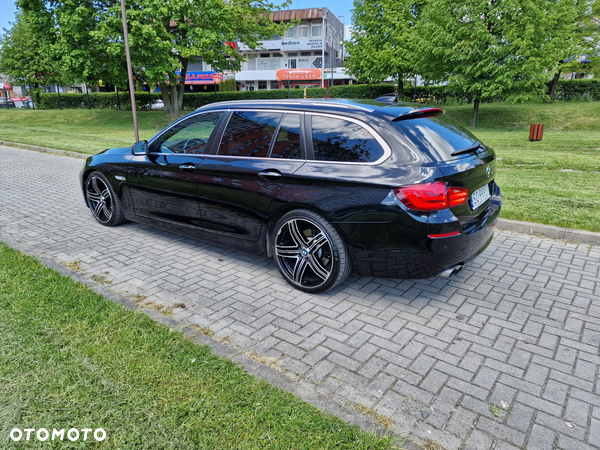 BMW Seria 5 520d Touring - 9