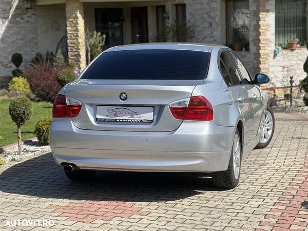 BMW Seria 3 318i - 3