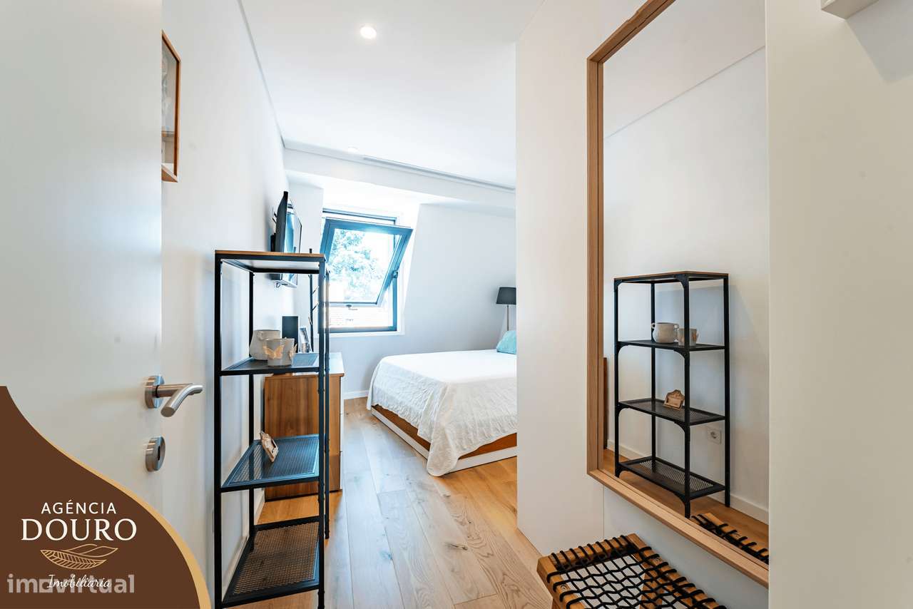 Apartamento T3 com varanda e terraço em Valbom, Porto-11