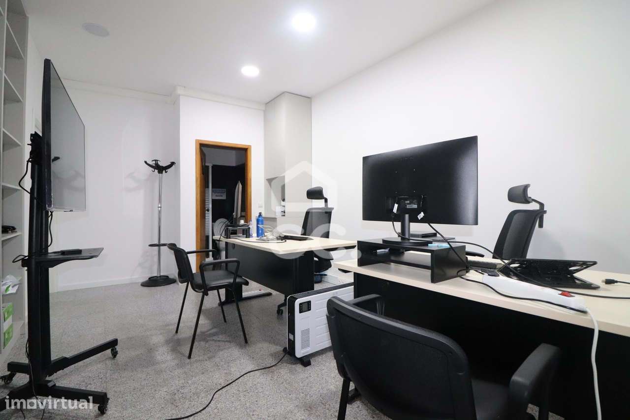 Espaço comercial remodelado  na Urbanização do Loreto!-12