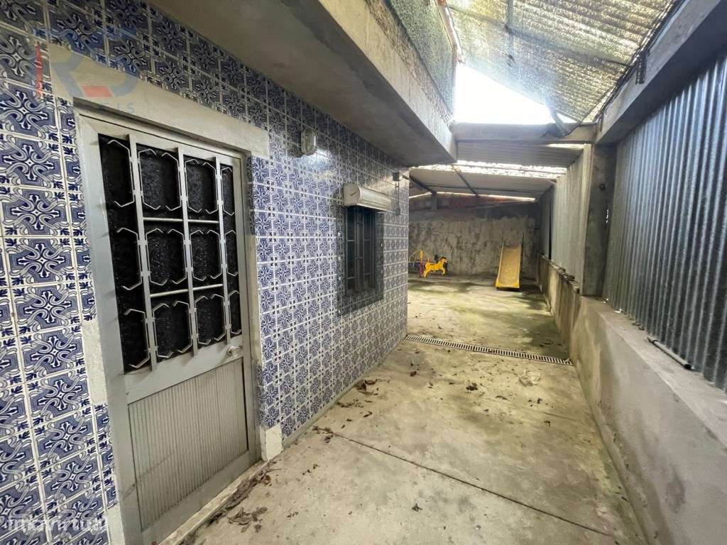 construção 3 pisos e recuado-8