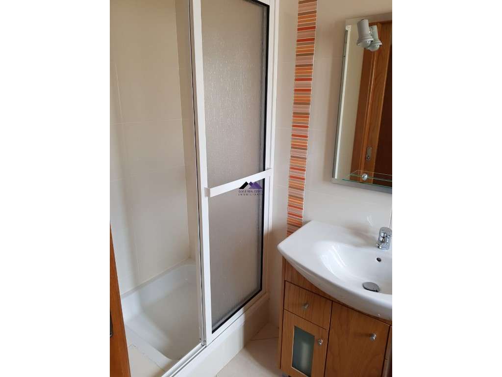 Moradia T3+1 com Estacionamento, Logradouro e Sótão-6