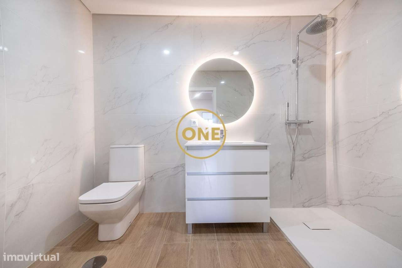 Moradia Bi-Familiar Isolada | Paços de Ferreira | 495.000,00€ - Grande imagem: 4/23