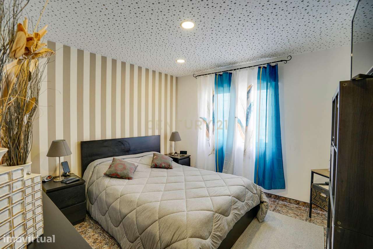 Apartamento para venda com 3 quartos em Camarate-6