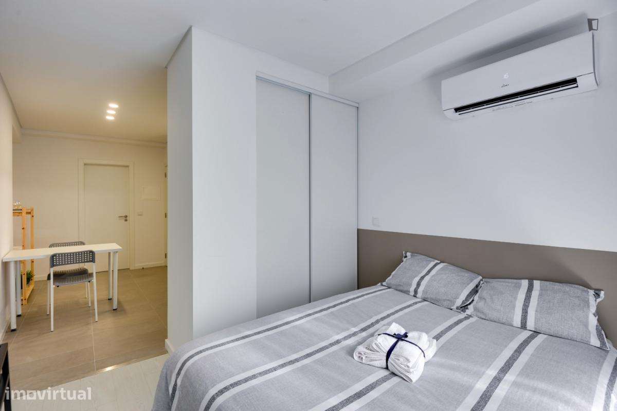 Estúdio - localizado em Baixa Coimbra - Grande imagem: 2/9