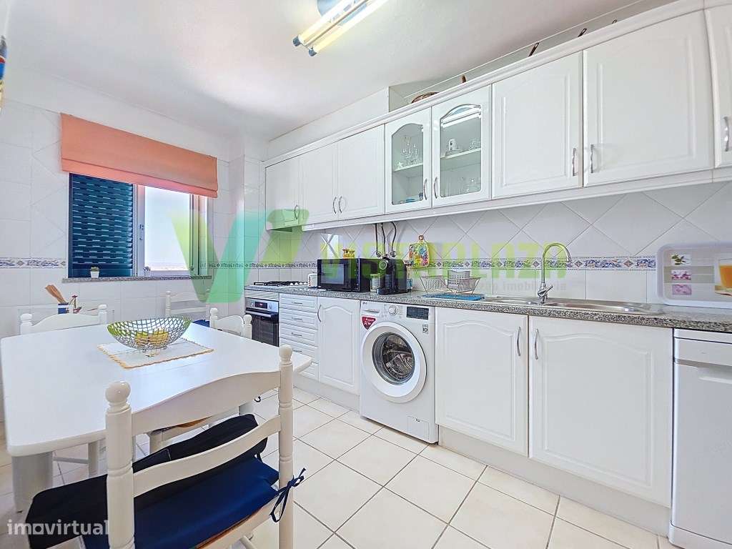 Apartamento T2 na Praia da Rocha com Estacionamento e Localização P... - Grande imagem: 5/23