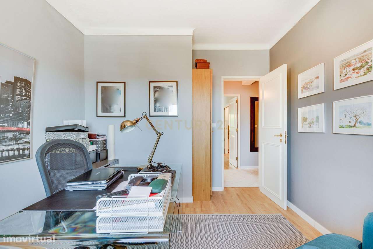 MORADIA T4 COM JARDIM E GARAGEM-32