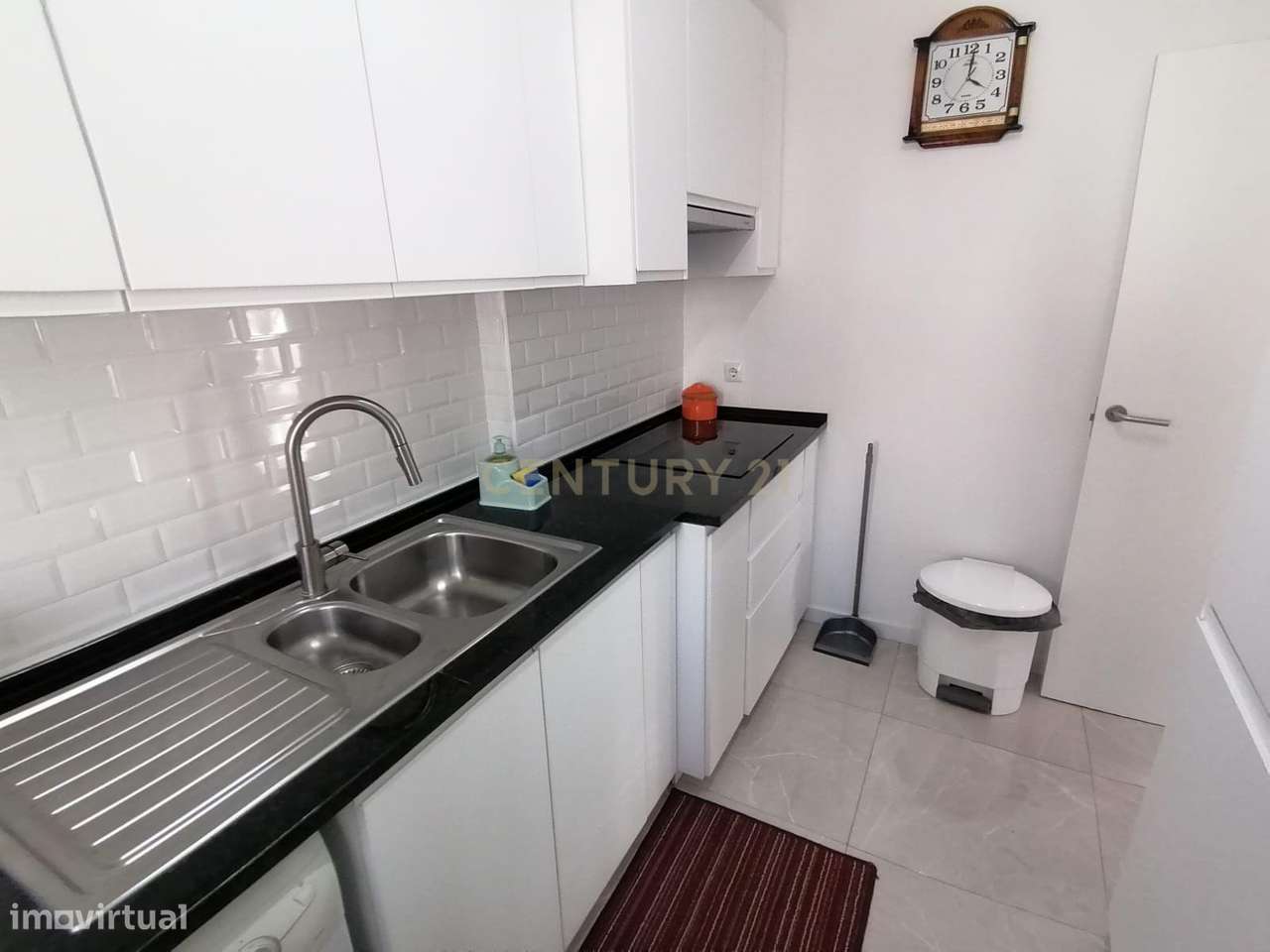 Apartamento T2 cheio de luz no Montijo – Totalmente renovado em 2022 - Grande imagem: 3/25