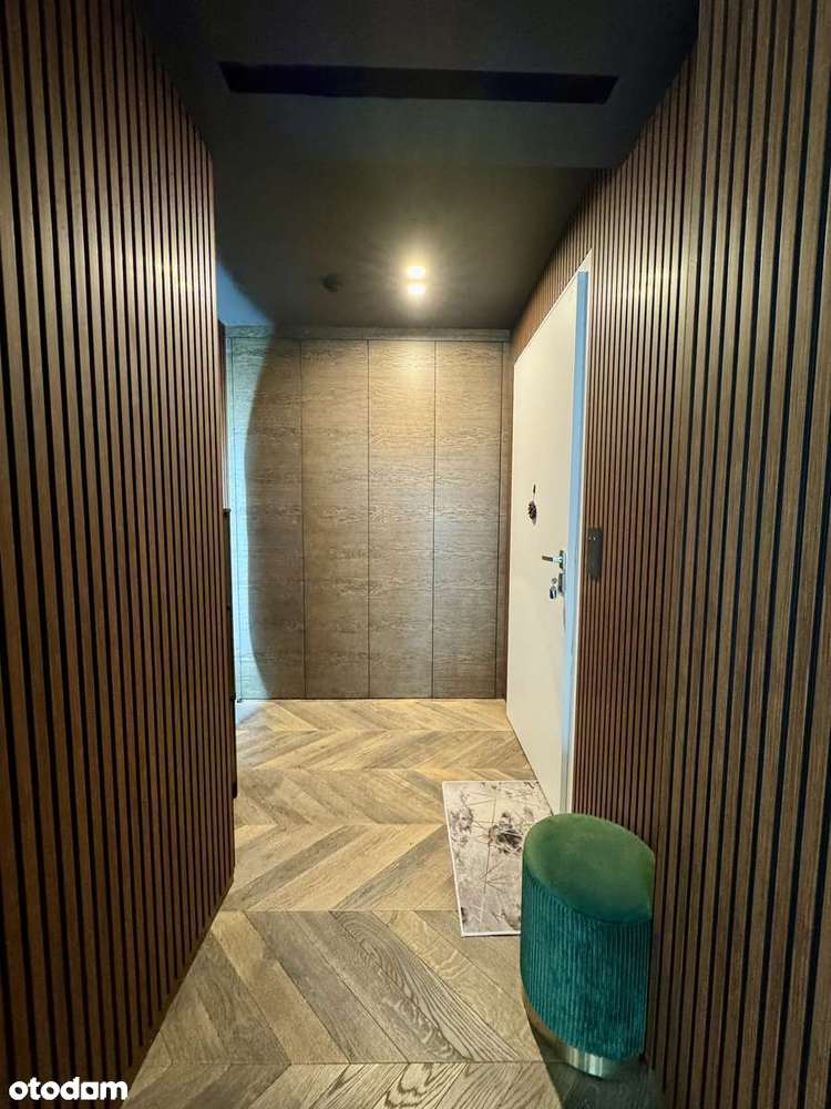 Unique Tower – Esencja Miejskiego Luksusu z Panoramą Warszawy-13